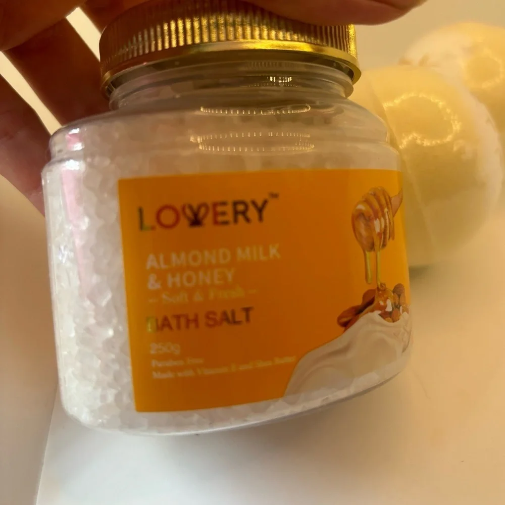 Love Almond Milk & Honey Bath Salt with bombs